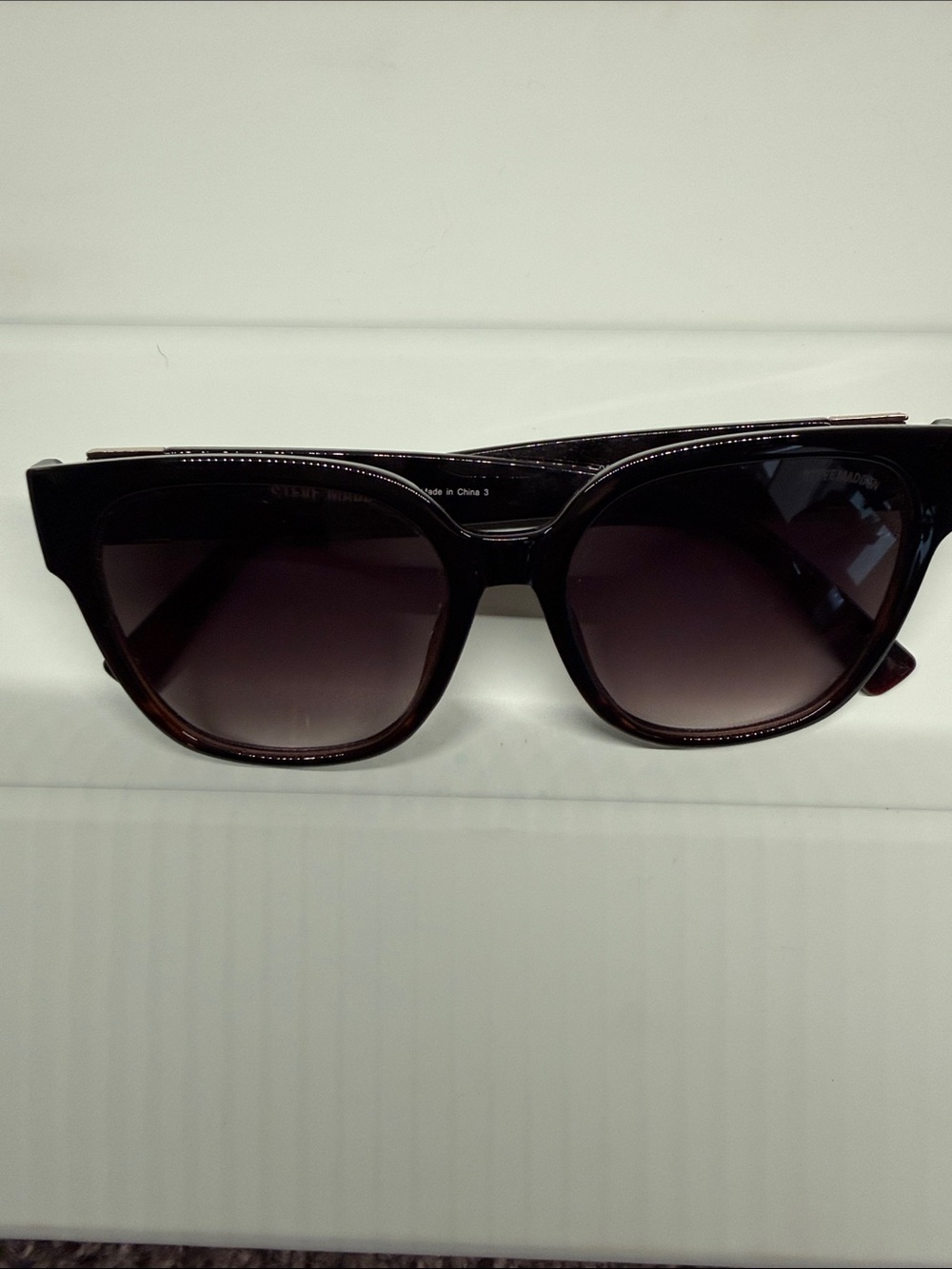 Steve Madden Black to Brown Gradient Cat-Eye Sunglasses